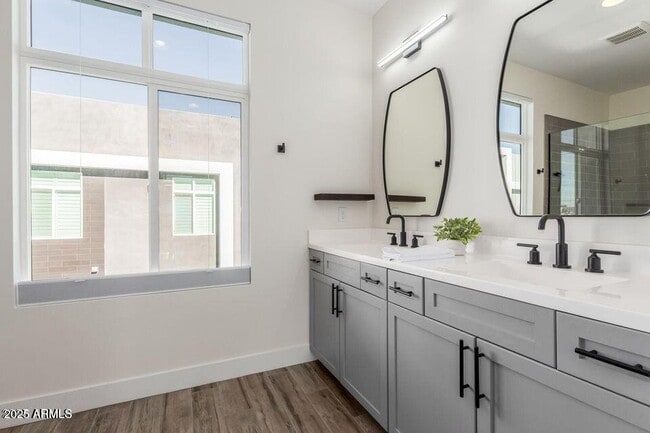 Building Photo - 4444 N 25th St