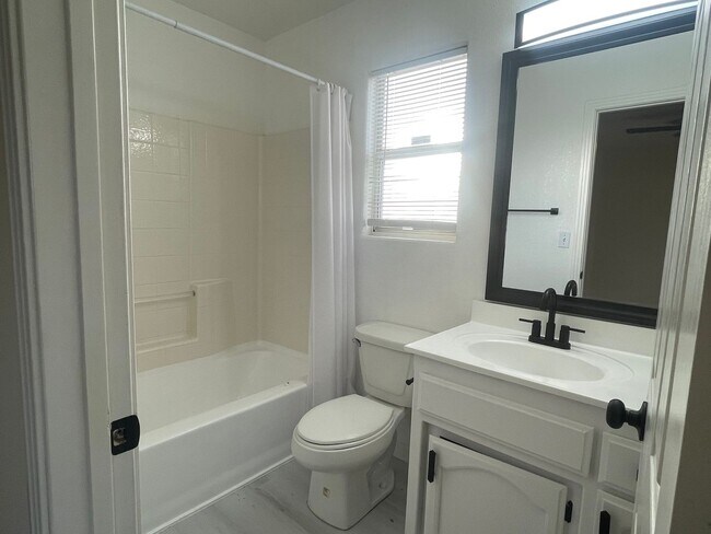 Building Photo - 3+2 READY NOW! $1,495.00