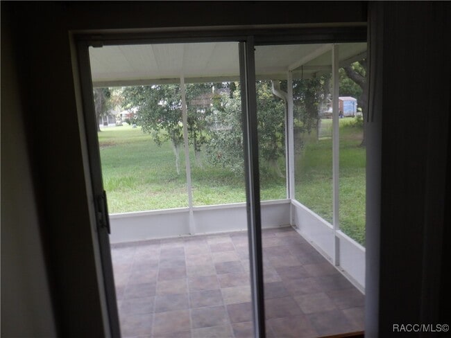 Building Photo - 9513 E Village Green Cir