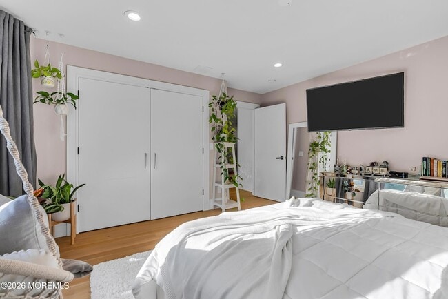 Building Photo - 243 Overbrook Ave