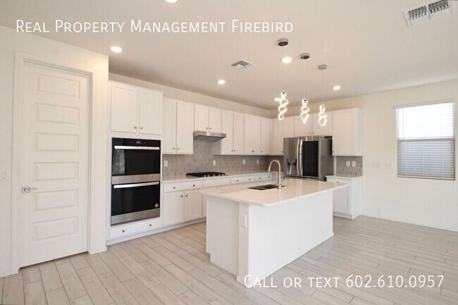 Building Photo - 3037 W la Mirada Dr