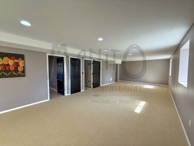 Building Photo - Sprawling Mead Home