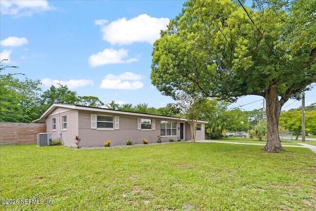 Building Photo - 11634 Marina Dr
