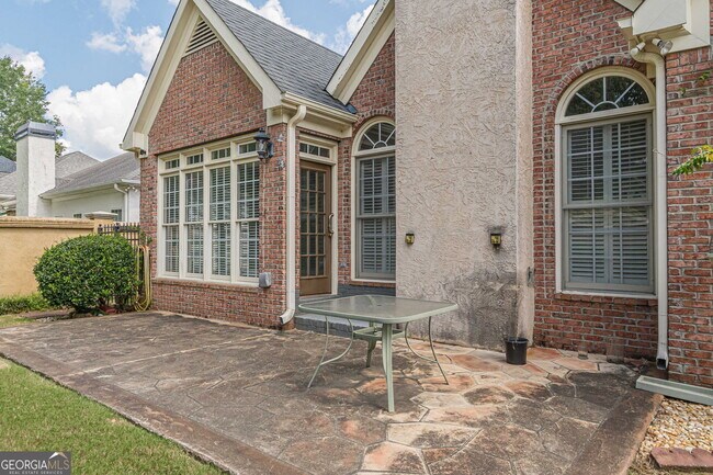 Building Photo - 203 Prestwick Way N