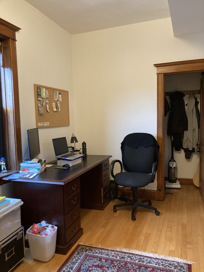 Building Photo - 2223 W Iowa St