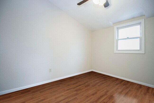 Building Photo - 6910 Brint Rd