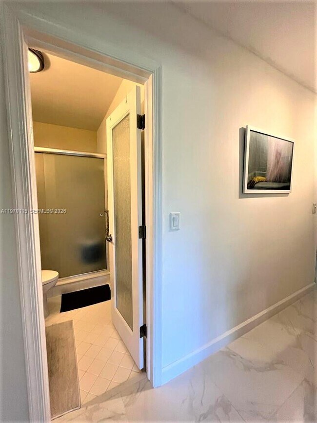 Building Photo - 2230 NE 56th Pl