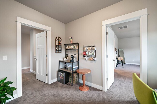 Building Photo - Modern 4-bedroom 3-bathroom Home