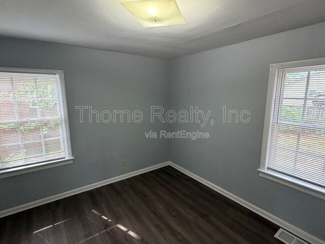 Building Photo - 1416 Rosewood Ave