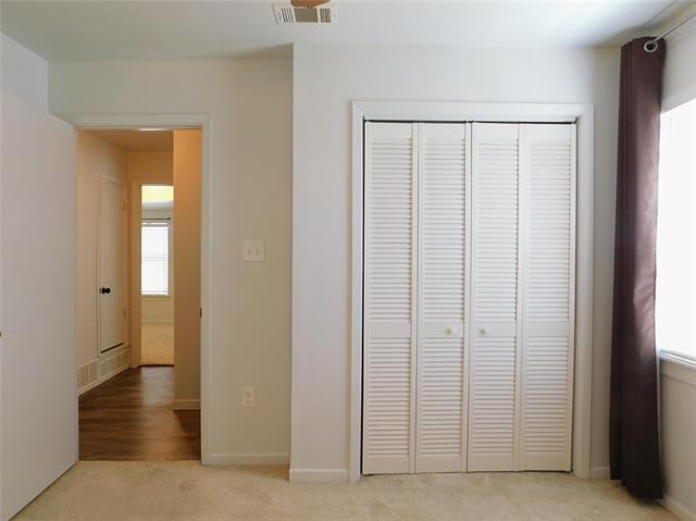 Building Photo - 705 Sun Valley Dr