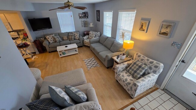 Building Photo - 9604 Ventnor Ave