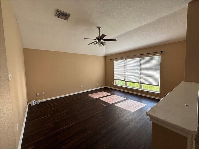 Building Photo - 10715 Lyndon Meadows Dr