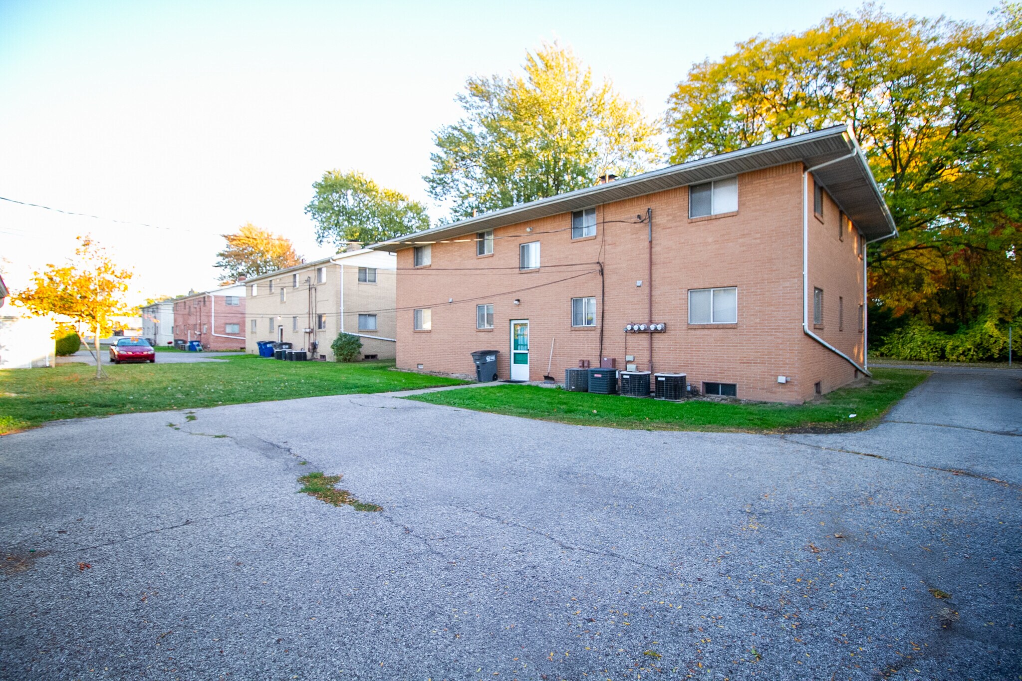 Building Photo - 3012 Carskaddon Ave