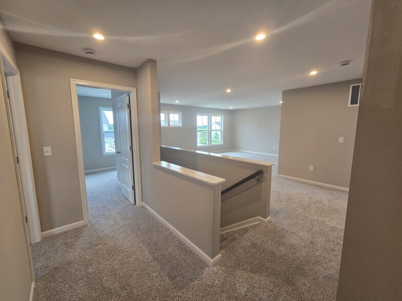 Huge loft area - 8985 Hawk Hill Way