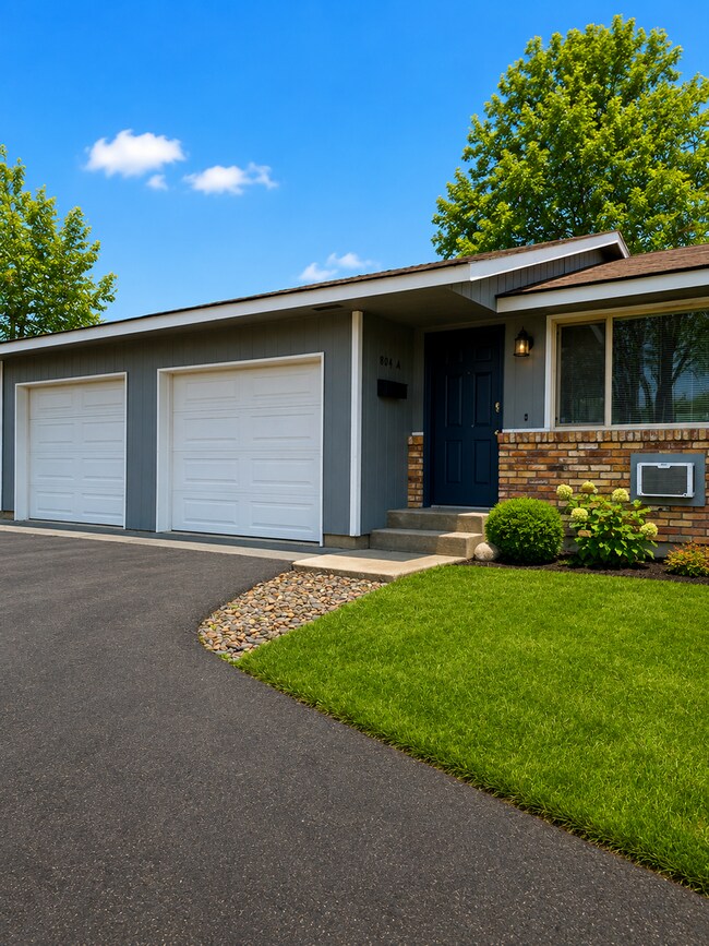 Building Photo - 804Frem