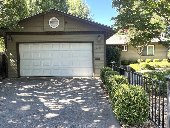 Primary Photo - Immaculate 3/2 Near Big Chico Creek-Must See!