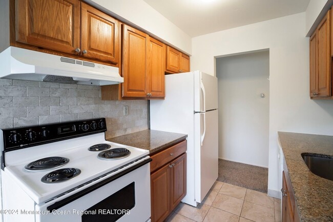 Building Photo - 80 Manchester Ct