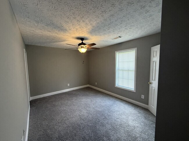 Building Photo - 281 Westchester Cir