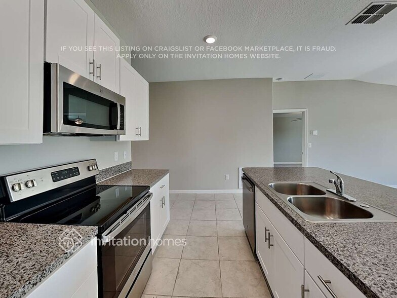Building Photo - 1573 Blue Rose Dr