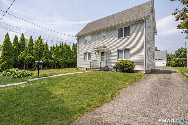 Building Photo - 16 Burwood Ave