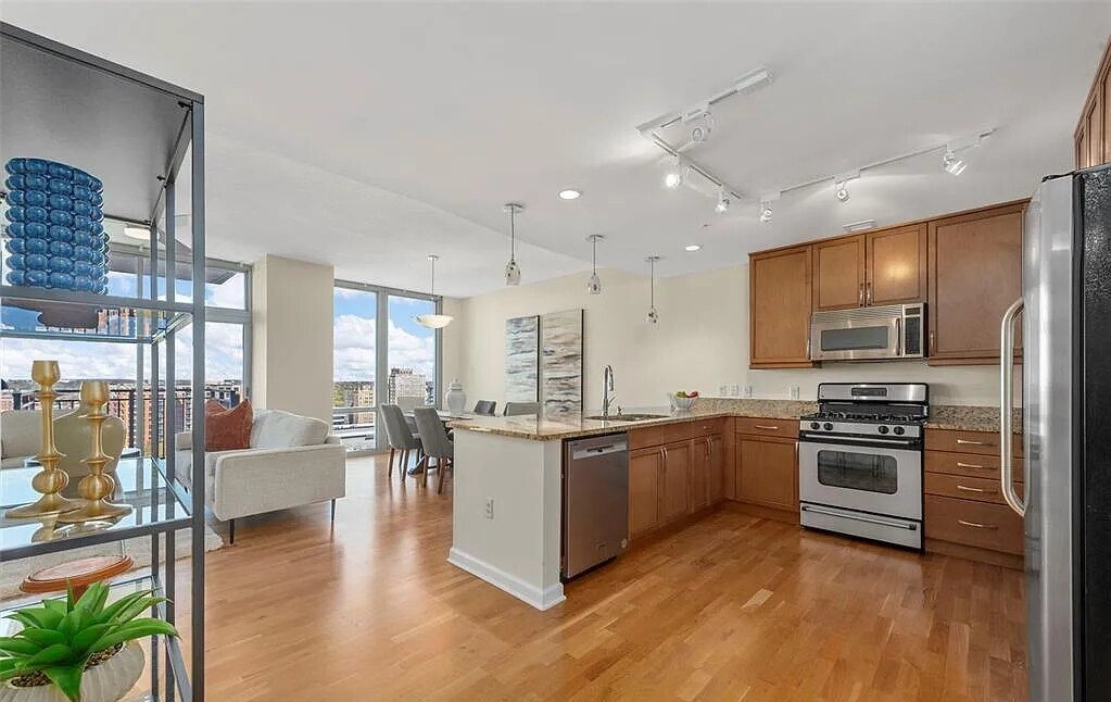 Building Photo - 4909 Laclede Ave