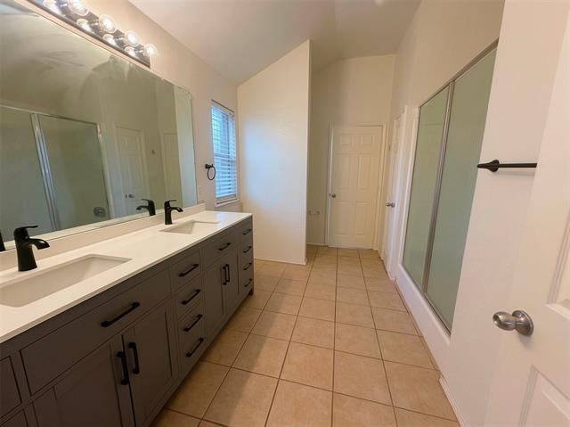 Building Photo - 5601 Piedra Dr