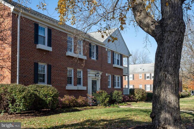 Building Photo - 6612 Wakefield Dr