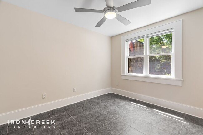 Building Photo - 56 Starnes Ave