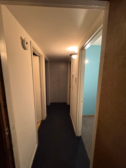 entrance/hallway - 1890 W 25th Ave