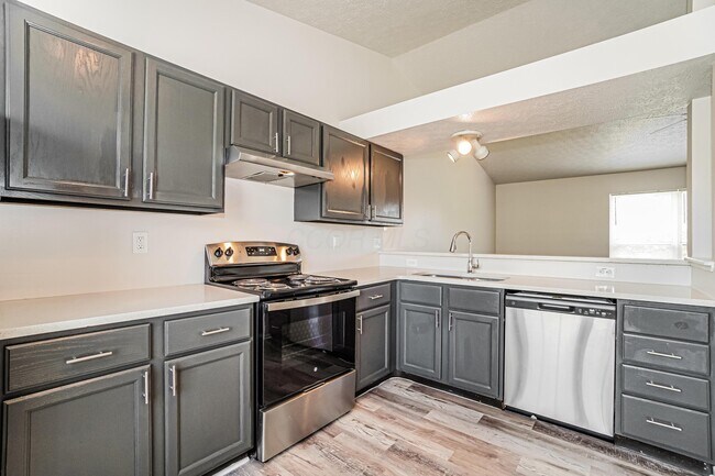 Building Photo - 5727 Sundial Dr