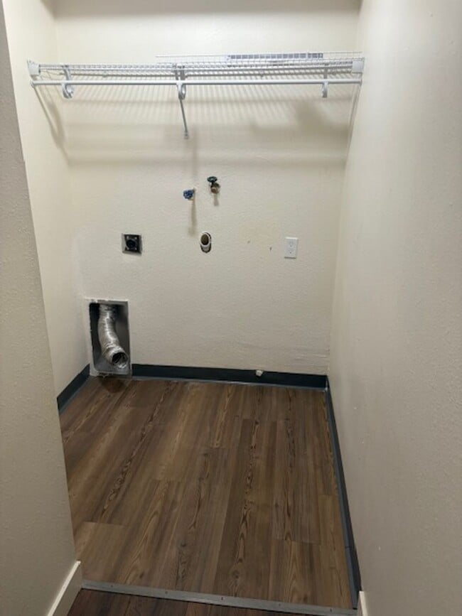 Building Photo - 171