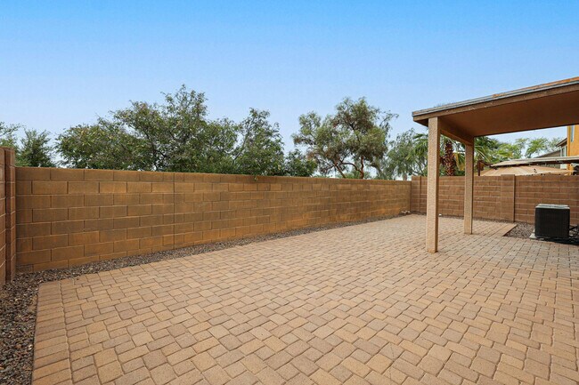 Building Photo - 12039 W Leather Ln