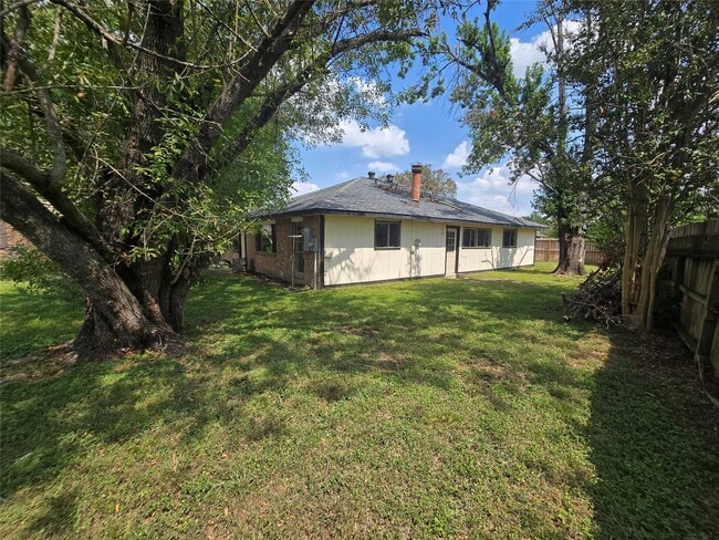 Building Photo - 16331 Dew Drop Ln