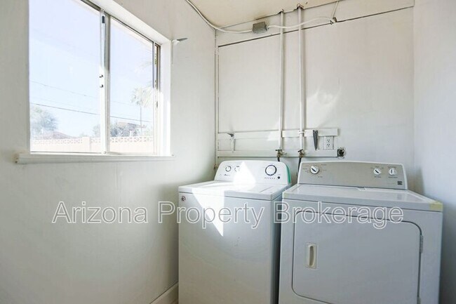 Building Photo - 8513 E Mariposa Dr