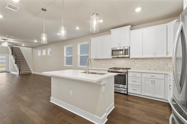 Building Photo - 15701 Oglethorpe Dr