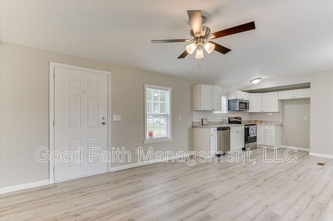 Building Photo - 2056 Louisa Rd