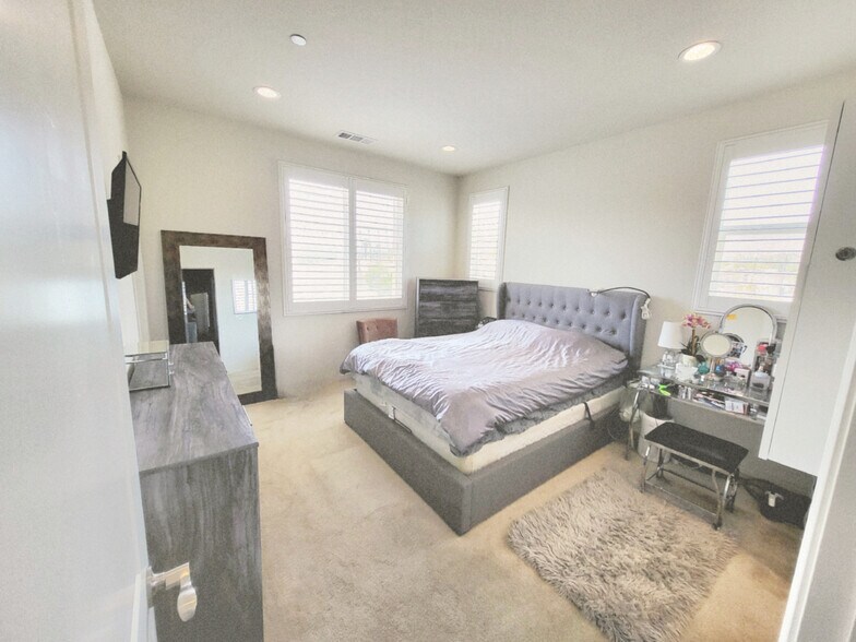 Primary Bedroom Suite with Walk-In Closet - 811 N Dalton Ave