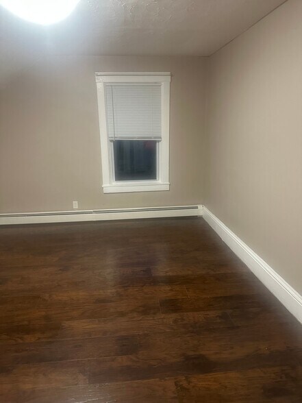 Building Photo - 13 Washington St