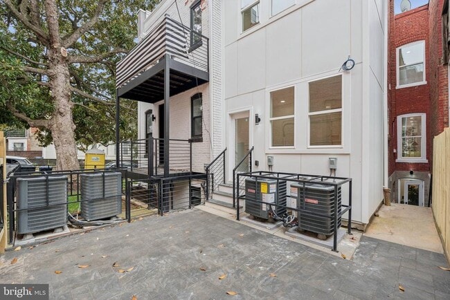 Building Photo - 1827 North Capitol St NE