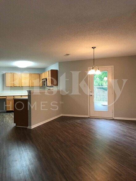 Building Photo - 6318 Cascade Cir