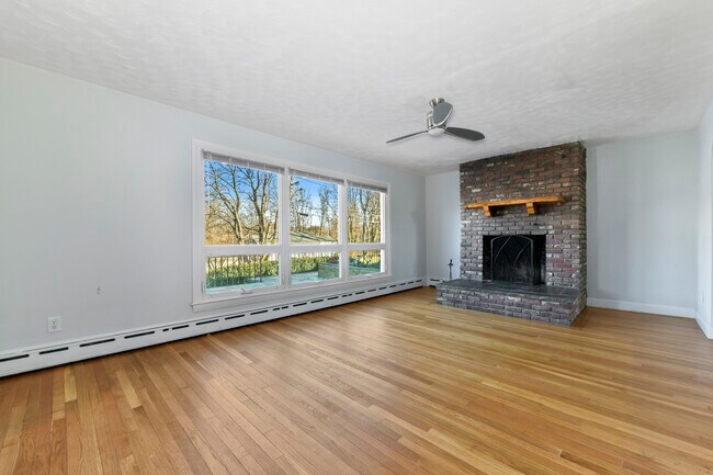 Building Photo - 55 Fox Hill Rd