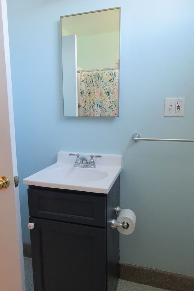 Building Photo - Noe Valley House - 3 beds-1.5 baths - VIEW - garage