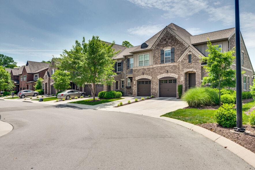 Building Photo - 104 Ambassador Private Cir