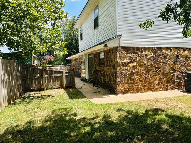 Building Photo - 6305 Bingham Ct