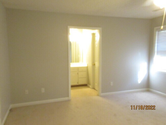 Building Photo - 3840 Oleander Dr