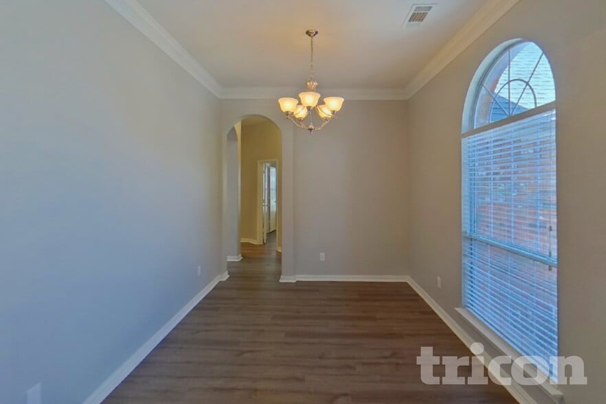 Building Photo - 7814 Longbow Ln