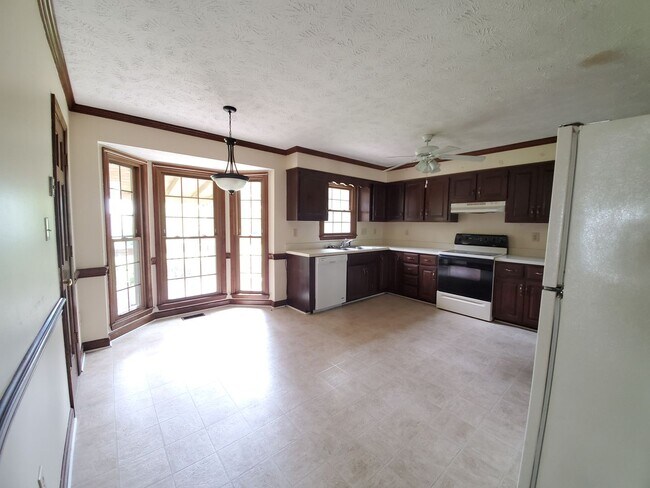 Building Photo - 3508 Gowan Ln