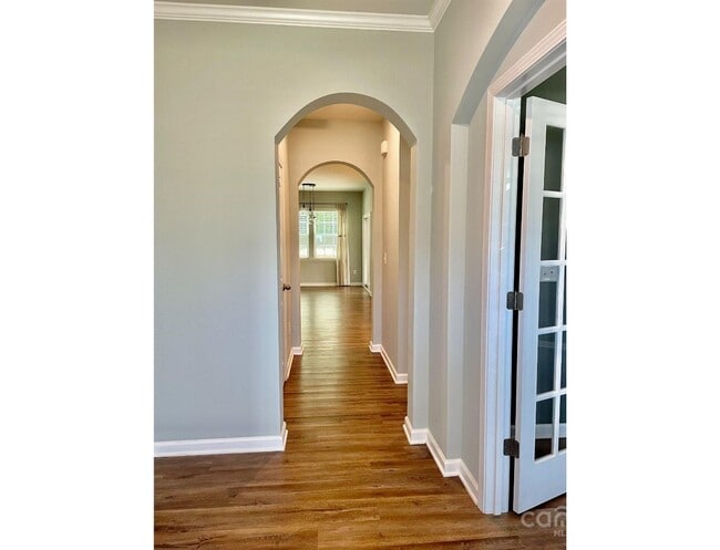 Building Photo - 141 W Morehouse Ave