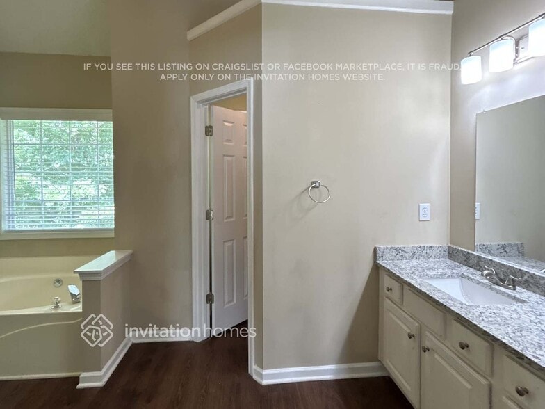 Building Photo - 4921 Heritage Crossing Dr SW
