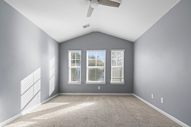 Building Photo - 1117 Fairway Ln